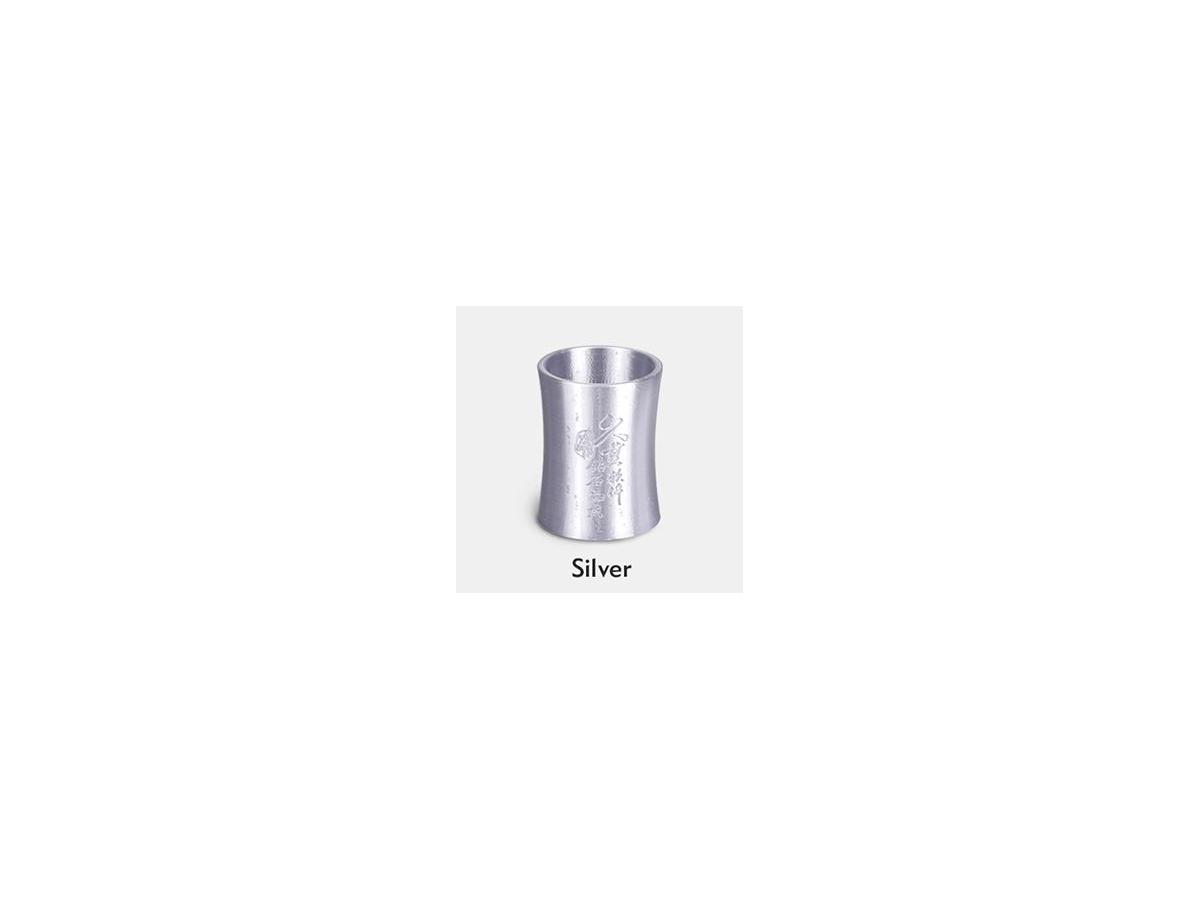 Sunlu PLA argintiu lucios poze/PLA-Silk-Silver-model1.jpg