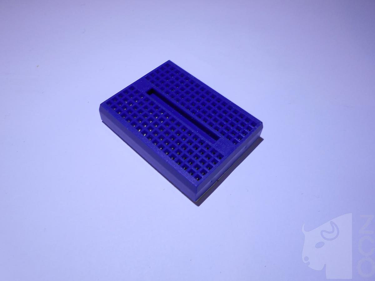 Mini-breadboard 17x10 albastru poze/Solderless-Mini-Breadboard-size-3-5x4-5cm-Blue-DSCN2860.JPG