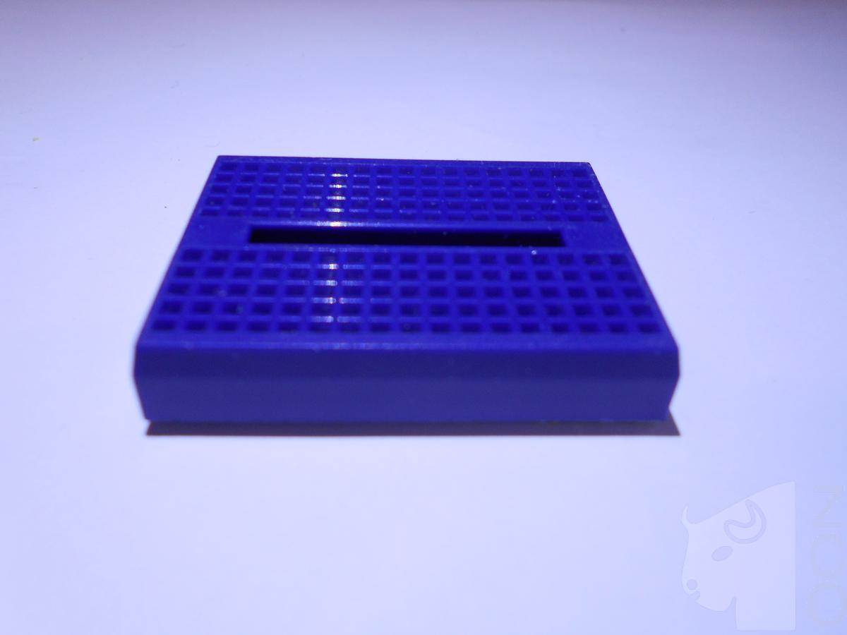 Mini-breadboard 17x10 albastru poze/Solderless-Mini-Breadboard-size-3-5x4-5cm-Blue-DSCN2861.JPG