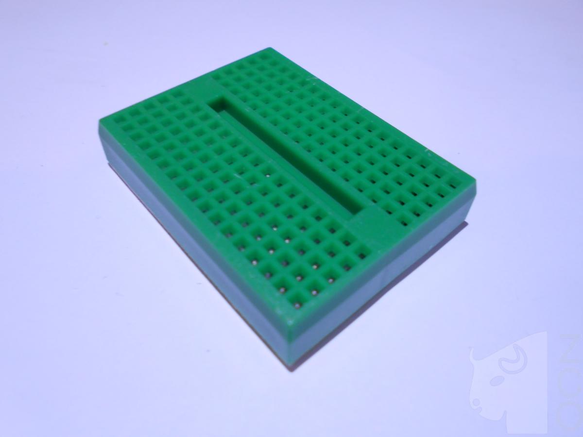 Mini-breadboard 17x10 verde poze/Solderless-Mini-Breadboard-size-3-5x4-5cm-Green-DSCN2853.JPG