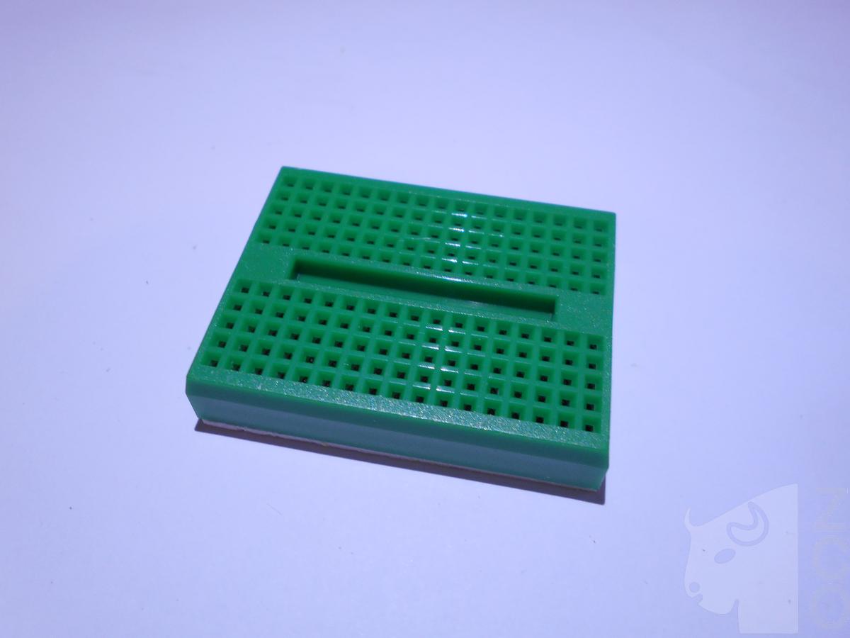 Mini-breadboard 17x10 verde poze/Solderless-Mini-Breadboard-size-3-5x4-5cm-Green-DSCN2855.JPG