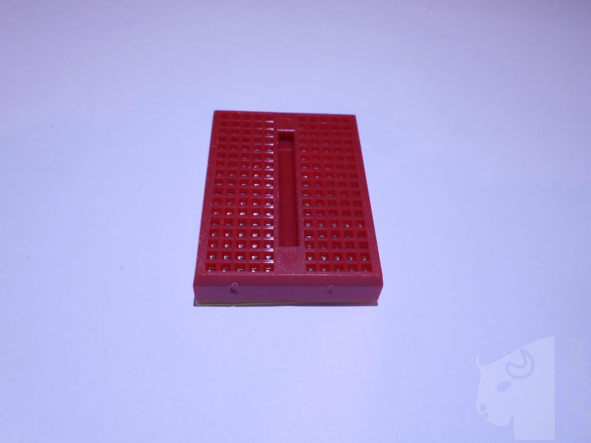 Mini-breadboard 17x10 roșu poze/Solderless-Mini-Breadboard-size-3-5x4-5cm-Red-DSCN2865.JPG