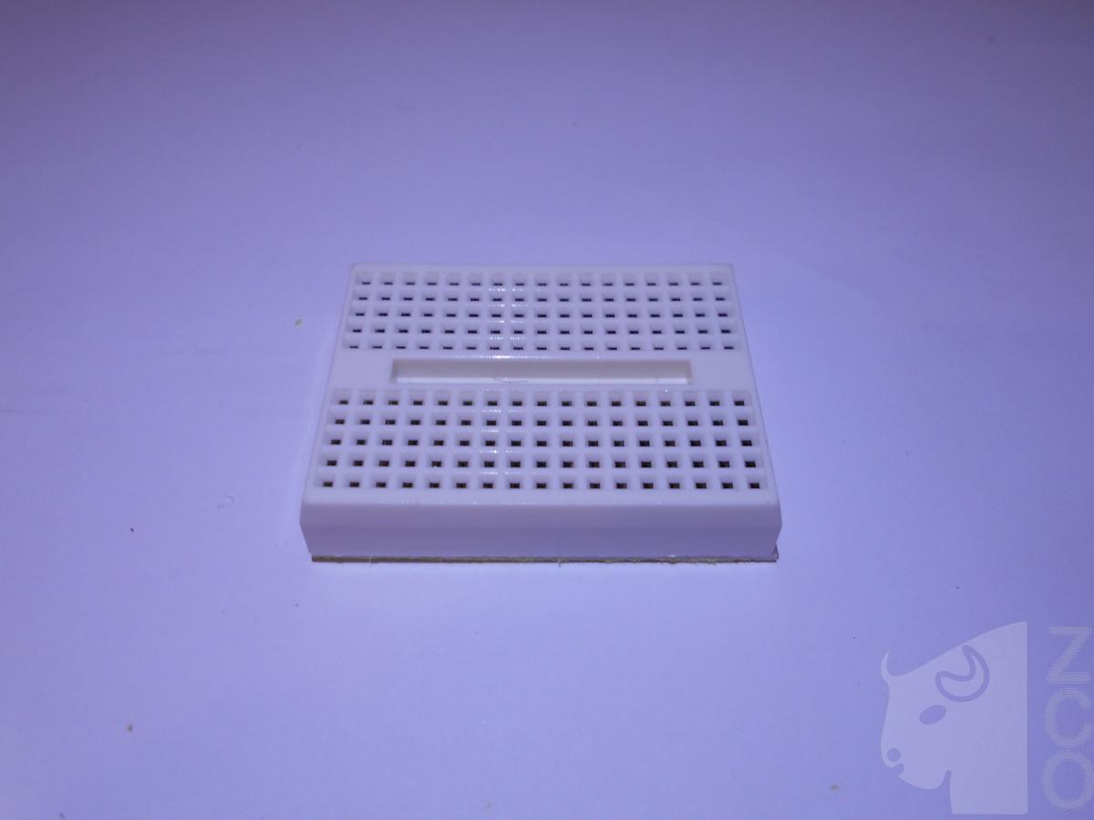 Mini-breadboard 17x10 alb poze/Solderless-Mini-Breadboard-size-3-5x4-5cm-White-DSCN2869.JPG